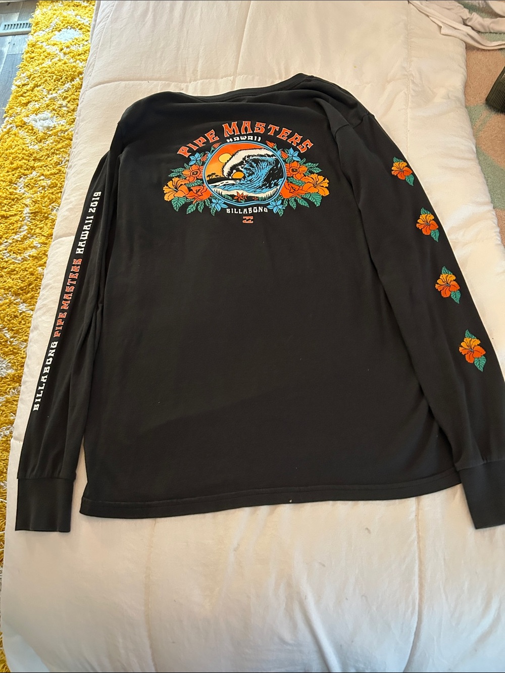 Authentic Billabong Men’s Black 'Pipe Masters' Long Sleeve Graphic Shirt